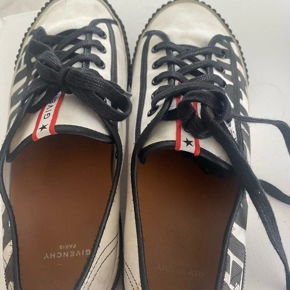 Authentic Givenchy Black & White Canvas Logo Sneakers Size 39 (US 9)